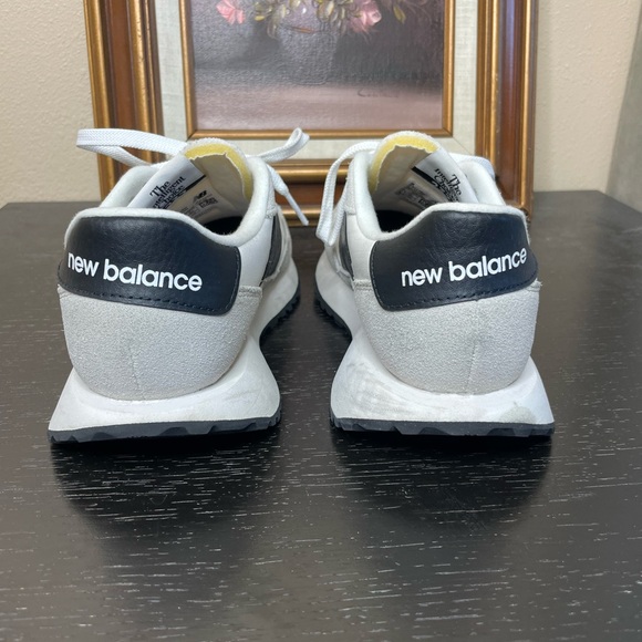 New Balance Classic 237 White and Black Trainers 6 in women’s - Picture 4 of 8